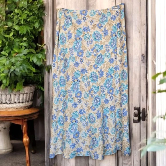 Linen Skirt, Pale Gold & Blue Floral Midi, Shabby Casual Cottagecore Coquette - Picture 10 of 10